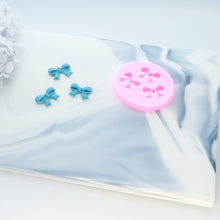 Load image into Gallery viewer, Bow Silicon Mould - Pretty in Pink
